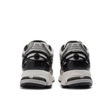 New Balance 1906R - Metallic Silver with White and Sea Salt Heel3